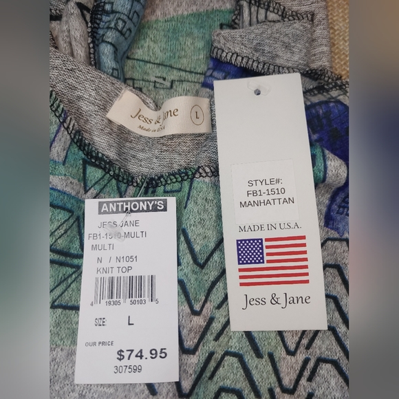 Jess & Jane Manhattan City Scape Colorful Soft Stretchy Tunic Size Large - Picture 7 of 11